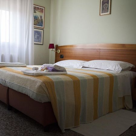 Hotel Trieste Pontelongo Zewnętrze zdjęcie